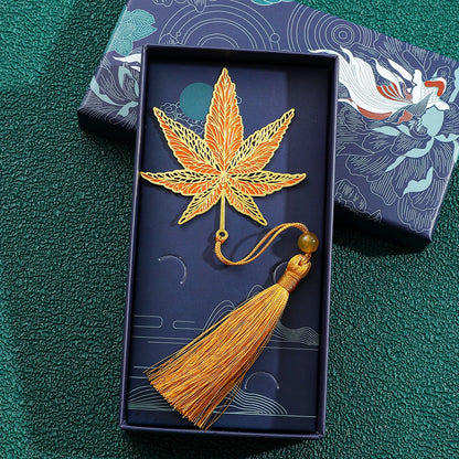 Luxury Nature-Inspired Brass Bookmarks – Delicate Designs with Tassels (Dragonfly, Clover, Koi, Flowers & More)