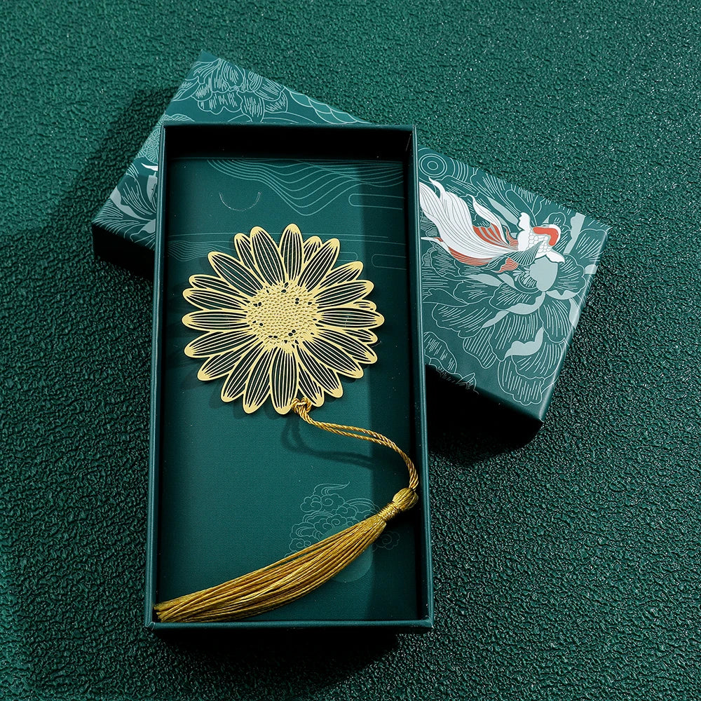 Elegant Chinese Handmade Bookmarks – Golden Lotus & Rose Design for Book Lovers